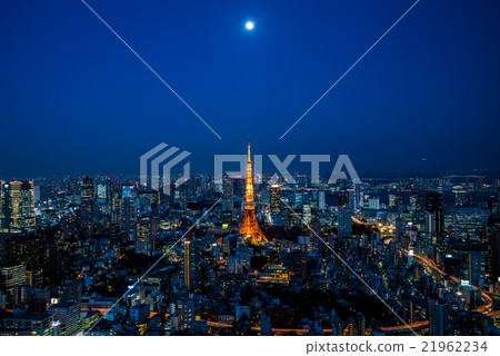 月亮夜視圖直接上昇在東京鐵塔之上 21962234