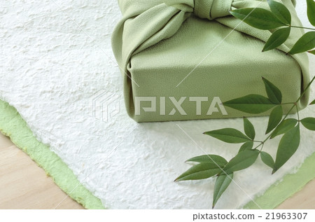 綠色包裹的布料和南部的葉子日本紙背景 21963307