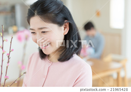 female, females, lady 21965428