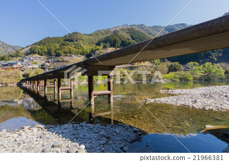 Iwama Intercrossbridge Bridge in Shimanto City, Kochi Prefecture 21966381