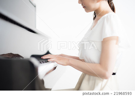 鋼琴表演女人 21968593
