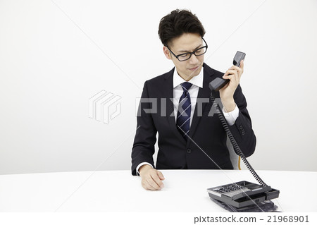 Young office worker office phone 21968901