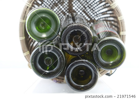 wine in wicker basket isolated on white background wine in wicker basket isolated on white background 21971546