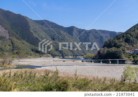 Shimanto-shi, Kochi prefecture Shimanto River and mouth store settlement bridge 21973041
