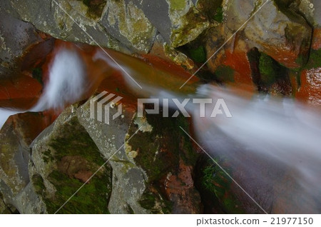 宮崎縣小林市七瀑瀑布突然出現在Ebino Kogen和生駒高原之間的赤松Chikamoto 宮崎縣小林市七瀑瀑布突然出現在Ebino Kogen和生駒高原之間的赤松Chikamoto 21977150