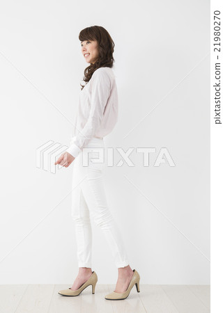 Business image Young lady 21980270