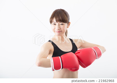 一個女人誰做拳擊 一個女人誰做拳擊 21982968