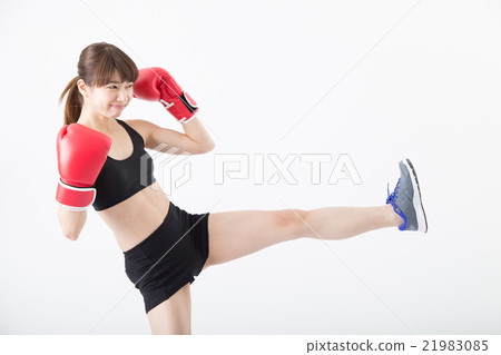 Women who kickboxing 21983085