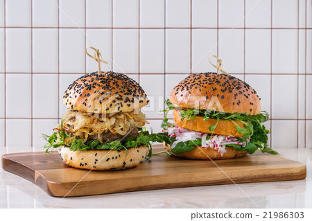 Meat and veggie burgers Meat and veggie burgers 21986303