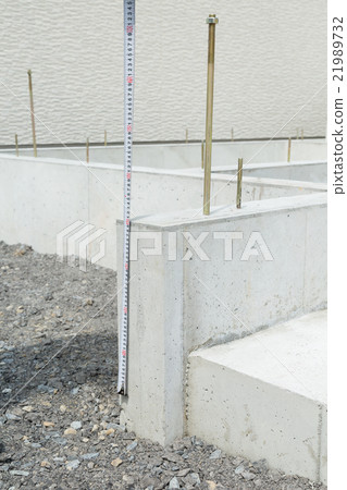 房屋基礎基礎堅固的基礎懸掛硬件與抗震結構 房屋基礎基礎堅固的基礎懸掛硬件與抗震結構 21989732