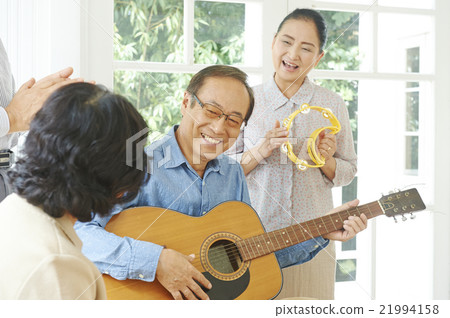 Active Senior 21994158