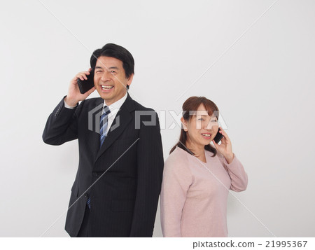 一對夫婦打電話 一對夫婦打電話 21995367