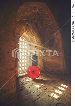 Alone Novice boy of bagan. 21997767