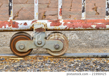 door wheel 21998425