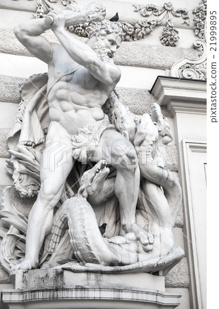 Hercules and Lernaean Hydra, staute in Vienna 21999895