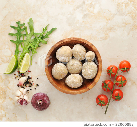 Canarian potatoes - boiled with salt, arugula 22000892