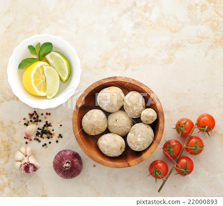 Canarian potatoes - boiled with salt, arugula Canarian potatoes - boiled with salt, arugula 22000893