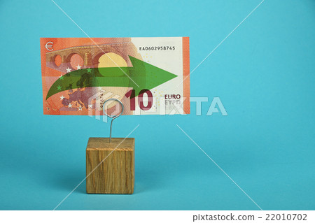 Euro stagnation illustrated over blue 22010702