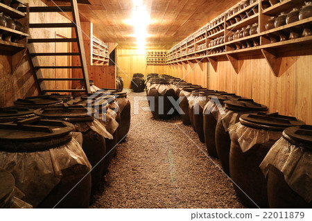 A sake brewery 22011879