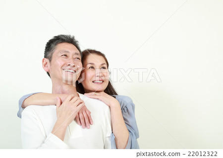 Friend 50's couple 22012322