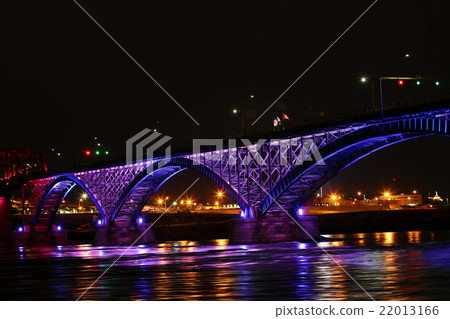 View of the Peace Bridge at night 22013166