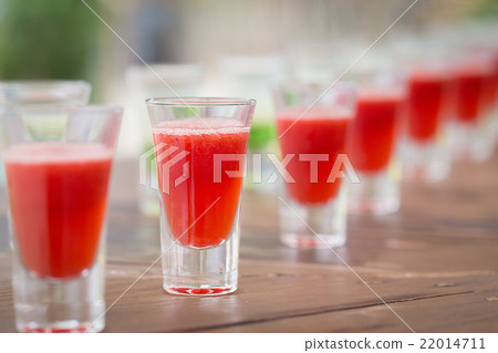 Row of shot drinks 22014711