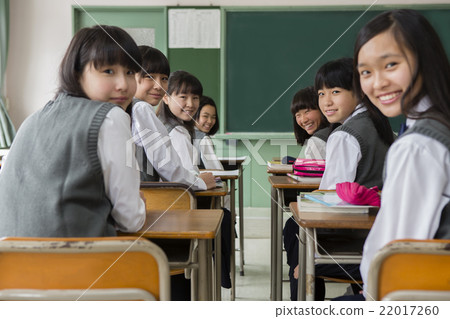 女孩轉過身來 22017260