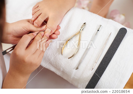 Professional pedicure 22018654