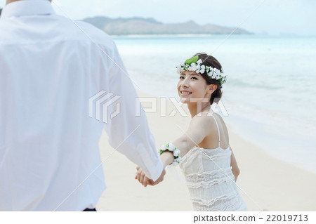 新娘和修飾海灘婚禮 22019713