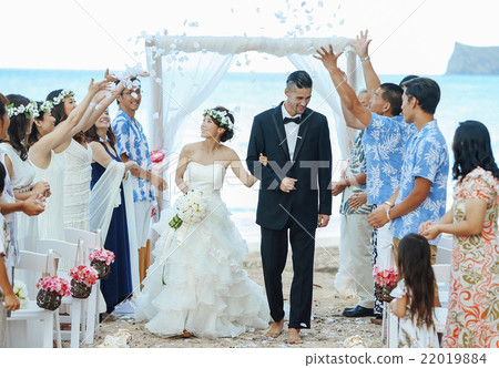 一對著名的新婚夫婦 一對著名的新婚夫婦 22019884