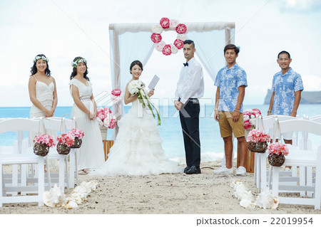 Beach wedding gathering photo Beach wedding gathering photo 22019954