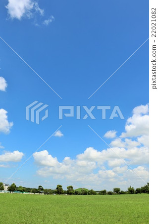 A refreshing summer sky and a park square A refreshing summer sky and a park square 22021082