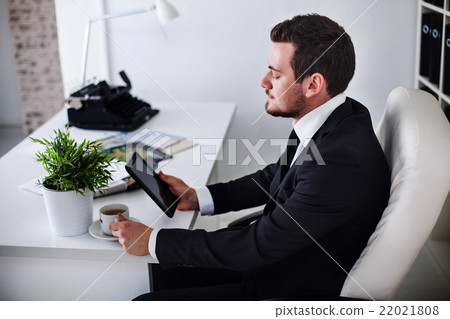business man in the office business man in the office 22021808