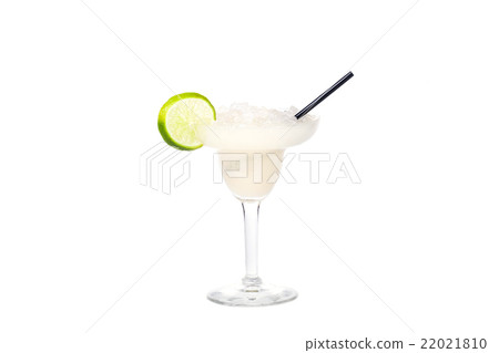 white cocktail with lime and ice crumbs 22021810