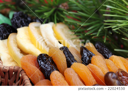 Dried fruits 22024530