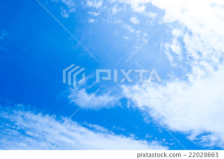 春天天空白色雲彩和藍天背景材料複製空間字符空間積雲圖像 春天天空白色雲彩和藍天背景材料複製空間字符空間積雲圖像 22028663