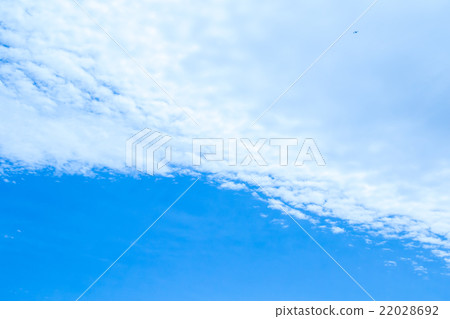 春天天空白色雲彩和藍天背景材料複製空間字符空間積雲圖像 春天天空白色雲彩和藍天背景材料複製空間字符空間積雲圖像 22028692