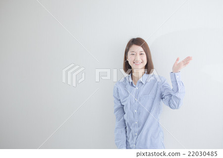 休閒人像·白牆 休閒人像·白牆 22030485