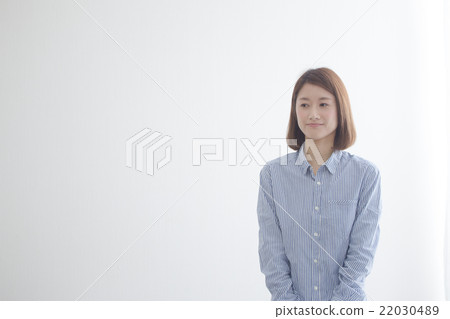 休閒人像·白牆 22030489