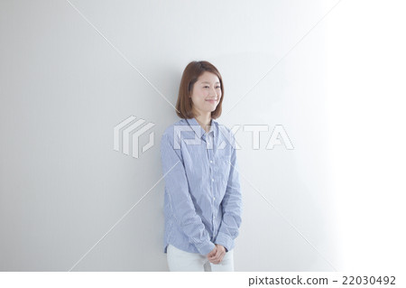 Casual Portrait · White Wall Casual Portrait · White Wall 22030492