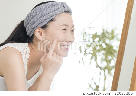 照鏡子的女人 22033199