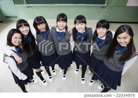 Girls studying shoulder Girls studying shoulder 22034979