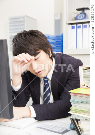 Business image Young businessman Business image Young businessman 22035176