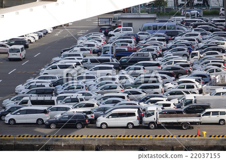 Car waiting for shipment _ 203 22037155