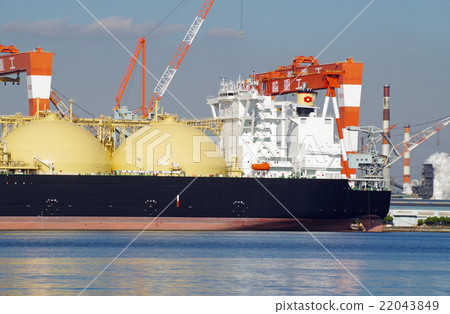 LNG tanker at shipyard LNG tanker at shipyard 22043849