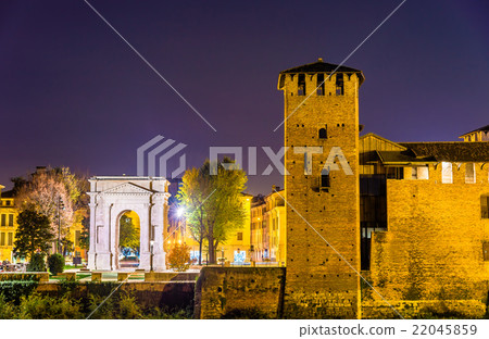 The Arco dei Gavi and Castelvecchio castle in The Arco dei Gavi and Castelvecchio castle in 22045859
