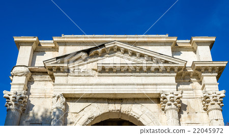 The Arco dei Gavi, an ancient structure in Verona The Arco dei Gavi, an ancient structure in Verona 22045972