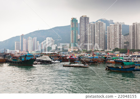 Floating village in the Aberdeen bay in Hong Kong 22048155