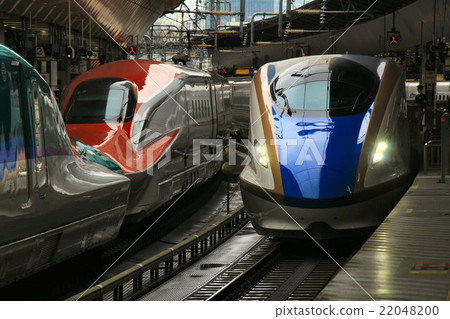 Shinkansen heading north 22048200