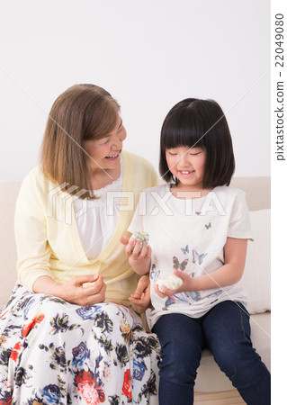 祖母和孫女（Otama，很久以前） 22049080